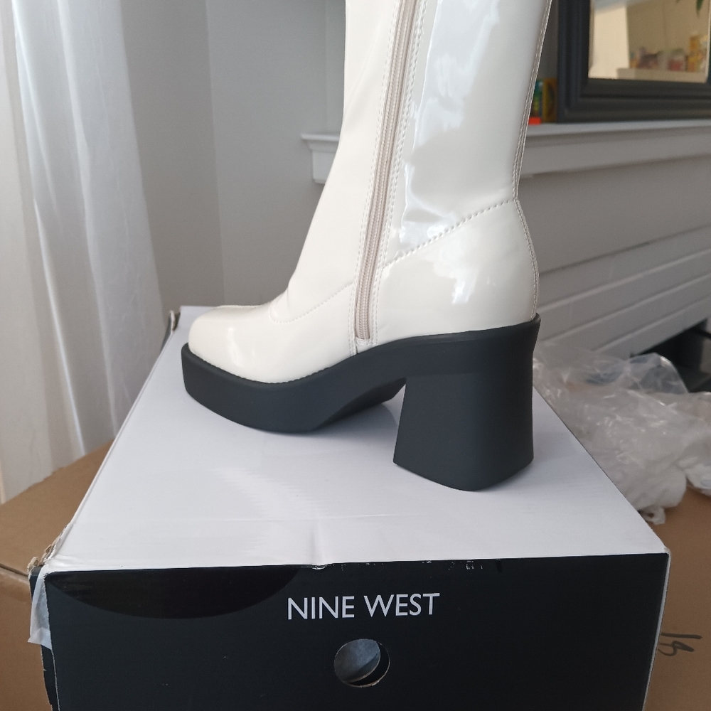 Boot - Picture 2 of 2